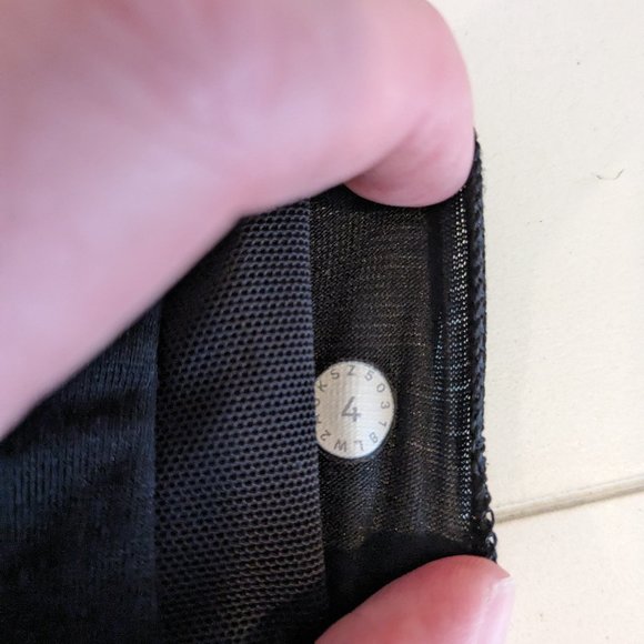 Lululemon Run Stuff Your Black Bra 4 - Picture 5 of 5